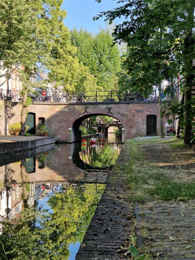 Large Historical Apartment & Canal Terrace ユトレヒト エクステリア 写真
