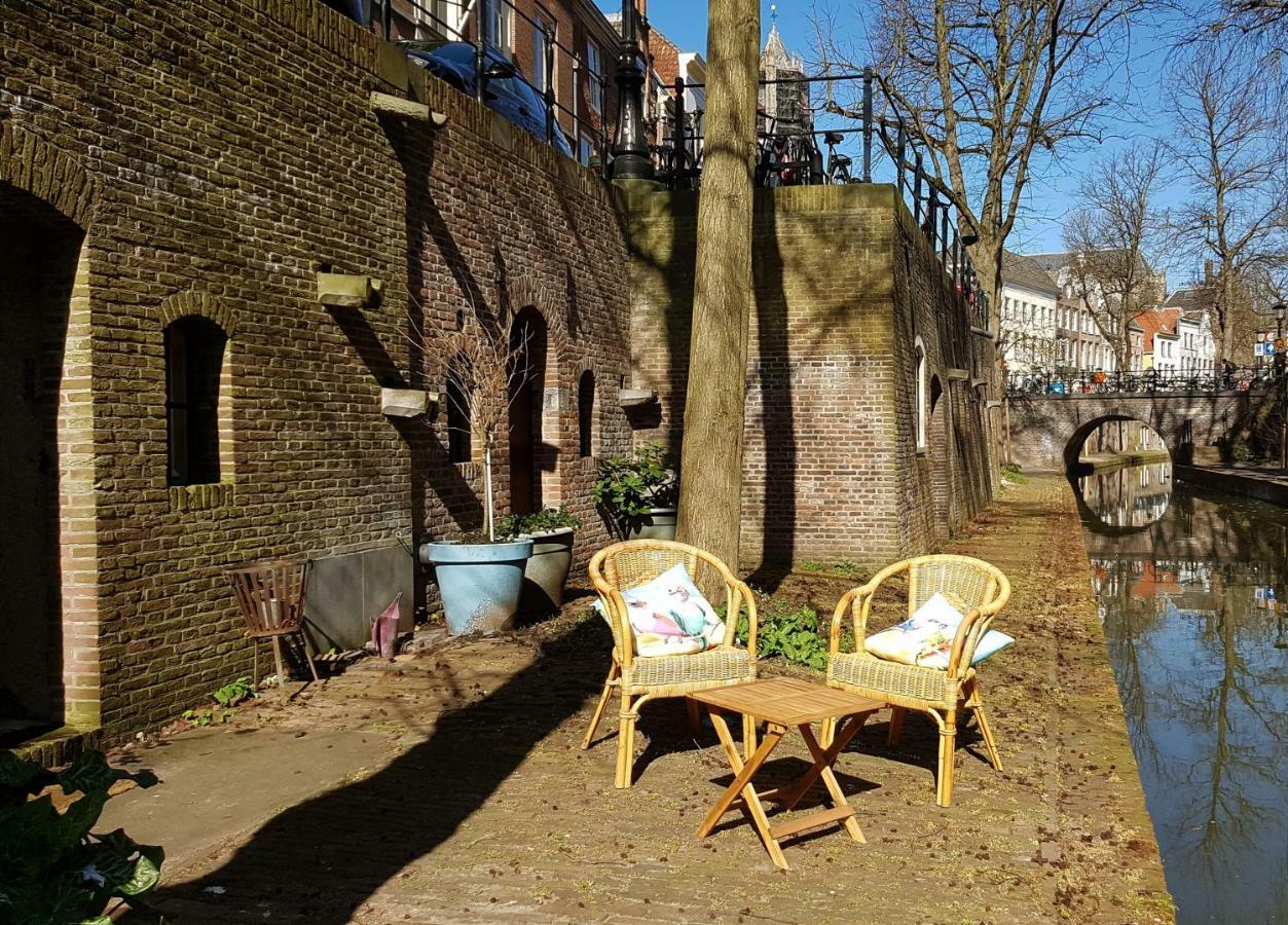 Large Historical Apartment & Canal Terrace ユトレヒト エクステリア 写真